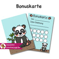 Bonuskarte „Panda“ für Kinder. Hier siehst du eine süße Bonuskarte mit gemaltem Motiv und dem Satz "Du bist super!" zum Ausdrucken als PDF-Download. Du kannst dein Kind ganz einfach motivieren und belohnen. Die kleinen Felder auf der Rückseite der Karte kannst du zum Beispiel stempeln, mit Stickern bekleben oder beschriften. Am Ende wartet dann eine tolle Belohnung auf dein Kind, die ihr vorher festlegt. 

